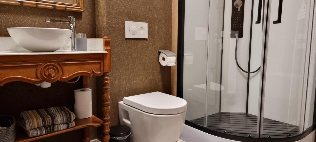 Logies La Chevre Folle - Lodging & Cooking In Style With Shared Kitchen Ostend Exterior photo