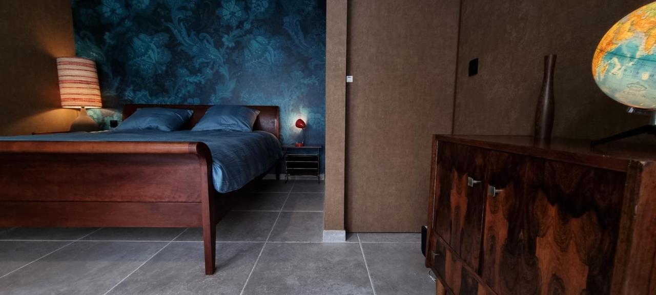 Logies La Chevre Folle - Lodging & Cooking In Style With Shared Kitchen Ostend Exterior photo
